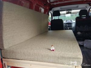 Lee más sobre el artículo Cama y sofa para Mercedes Vito 638