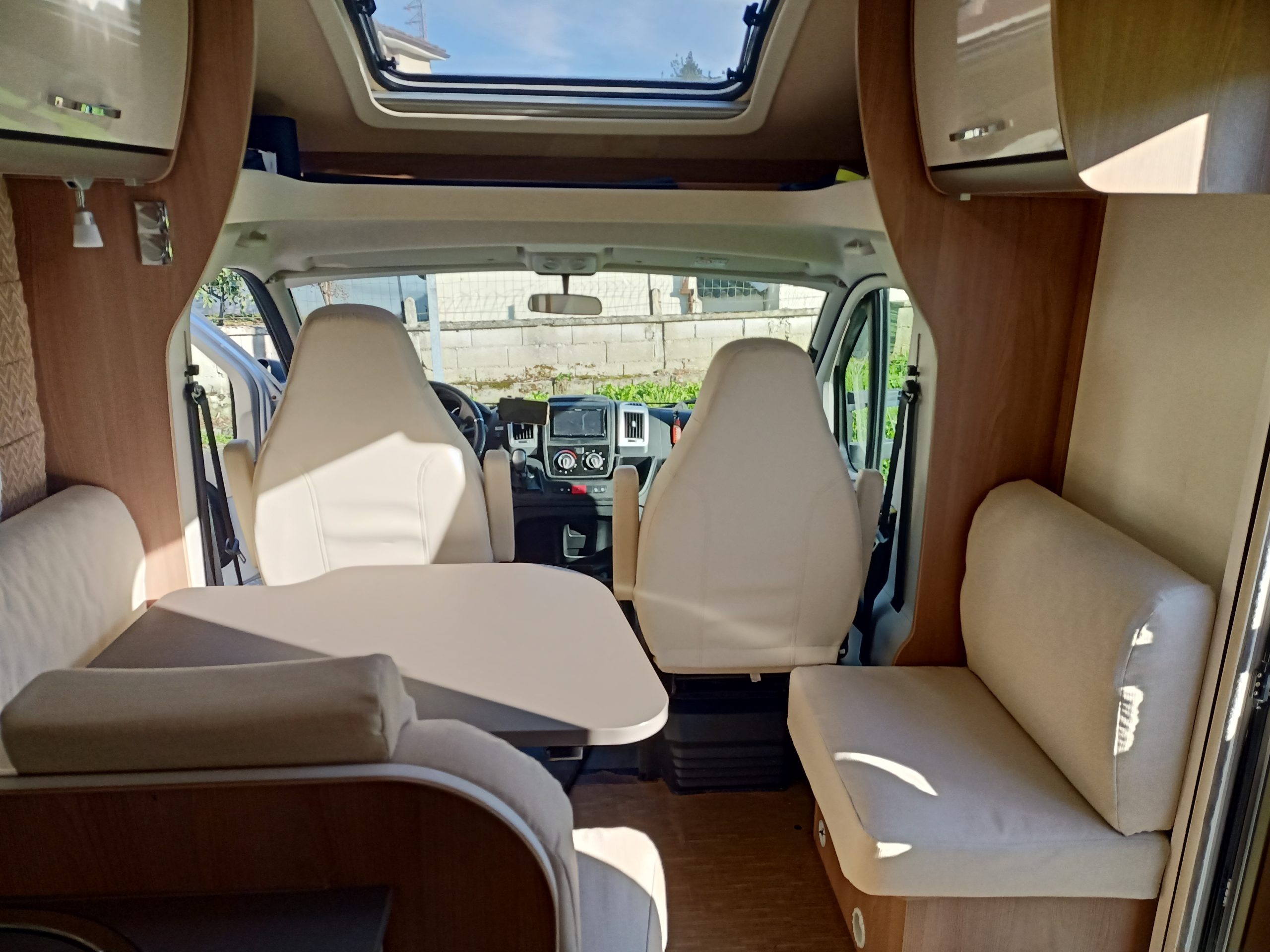 Lee más sobre el artículo Tapizado de autocaravana en tela anti-manchas